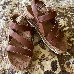 Women’s BOC Tan Brown Espadrille Sandals 7